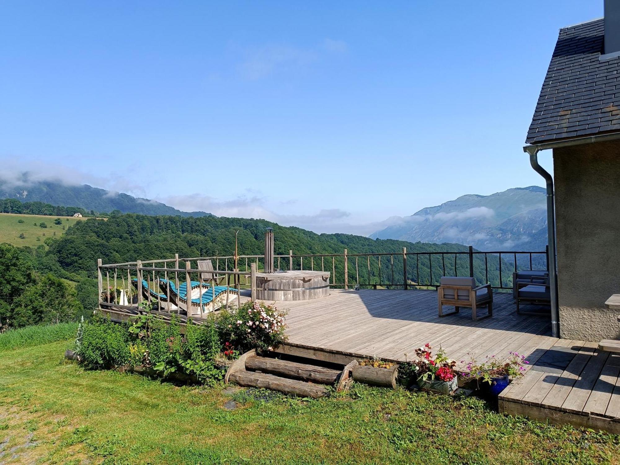 Le Panoramique Villa Campan Dış mekan fotoğraf